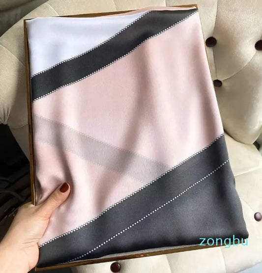 Châle "LOU" effet soie à motifs