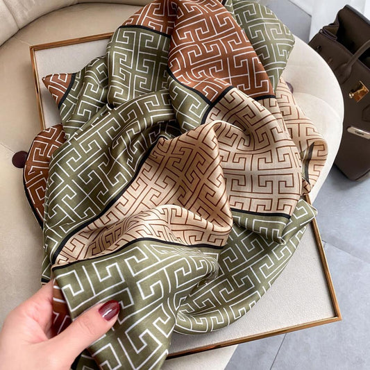 Châle "DOLCE" effet soie à motifs