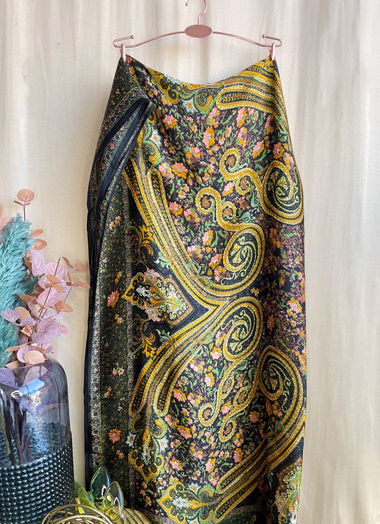 Châle "GOLD PRUNE " effet soie à motifs