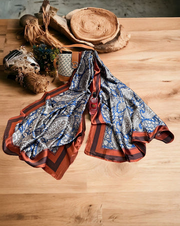 Châle "GAYA" effet soie à motifs