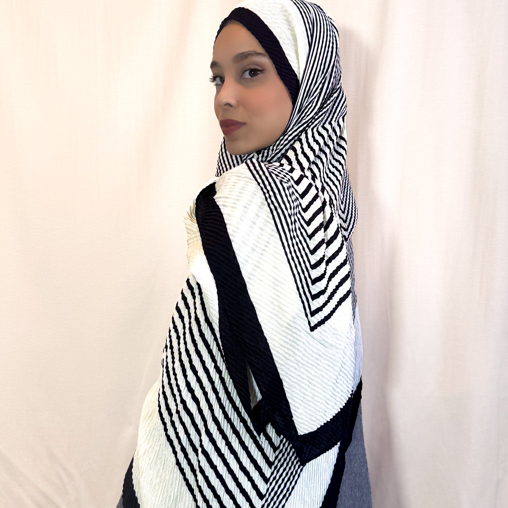 Châle plissé "ÉBÈNE" en viscose