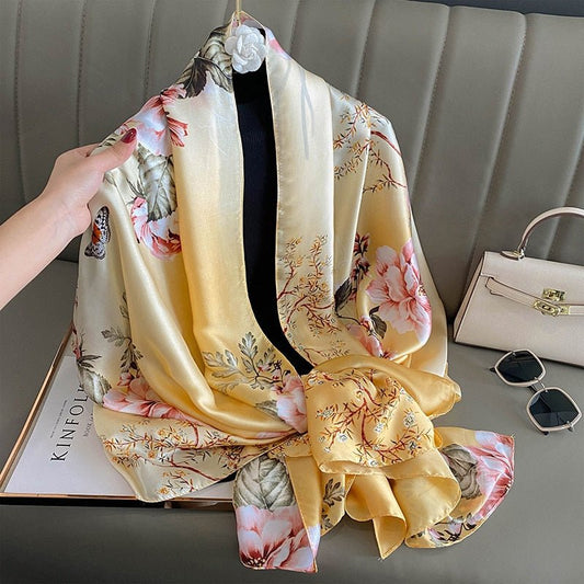 Châle "YELLOW PARADIS" effet soie à motifs