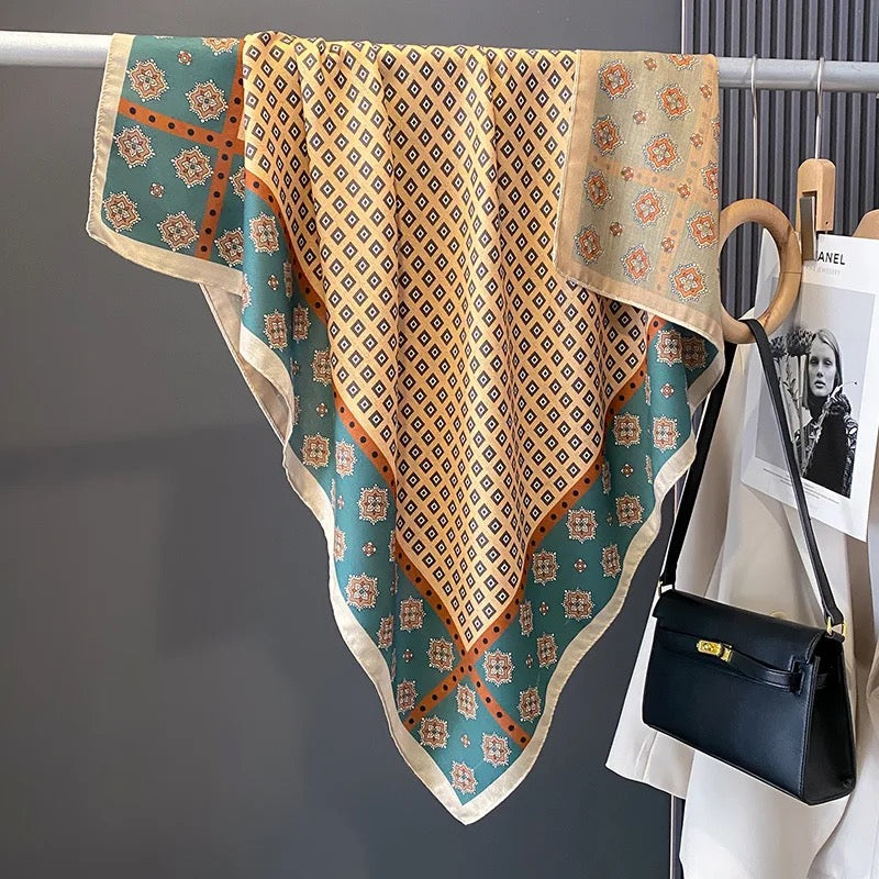 Foulard "SOLÉNA" double face en laine fine