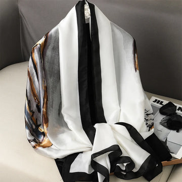 Châle "TABITI " effet soie à motifs