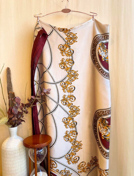 Châle "BROWN VERSACE" effet soie à motifs