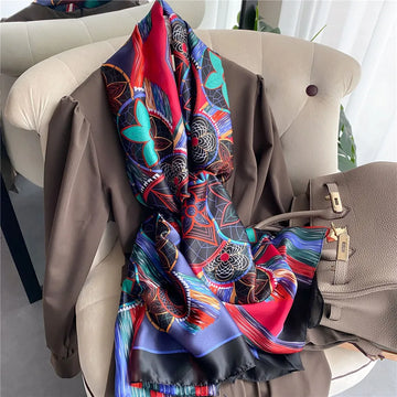 Châle "BLACK STAR " effet soie à motifs