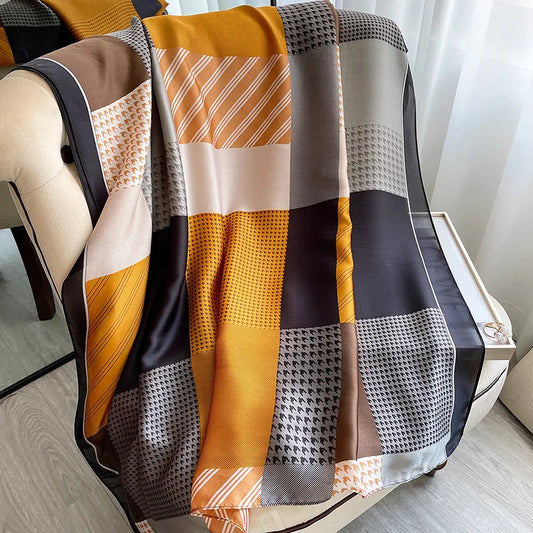 Châle "LILLY JAUNE " effet soie à motifs