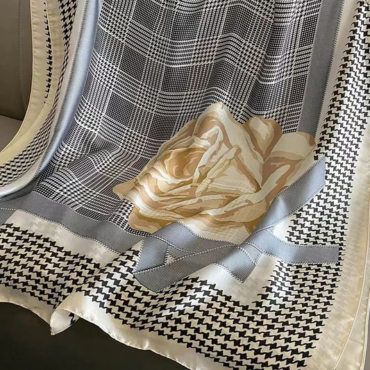 Châle "MARGUERITE" effet soie à motifs