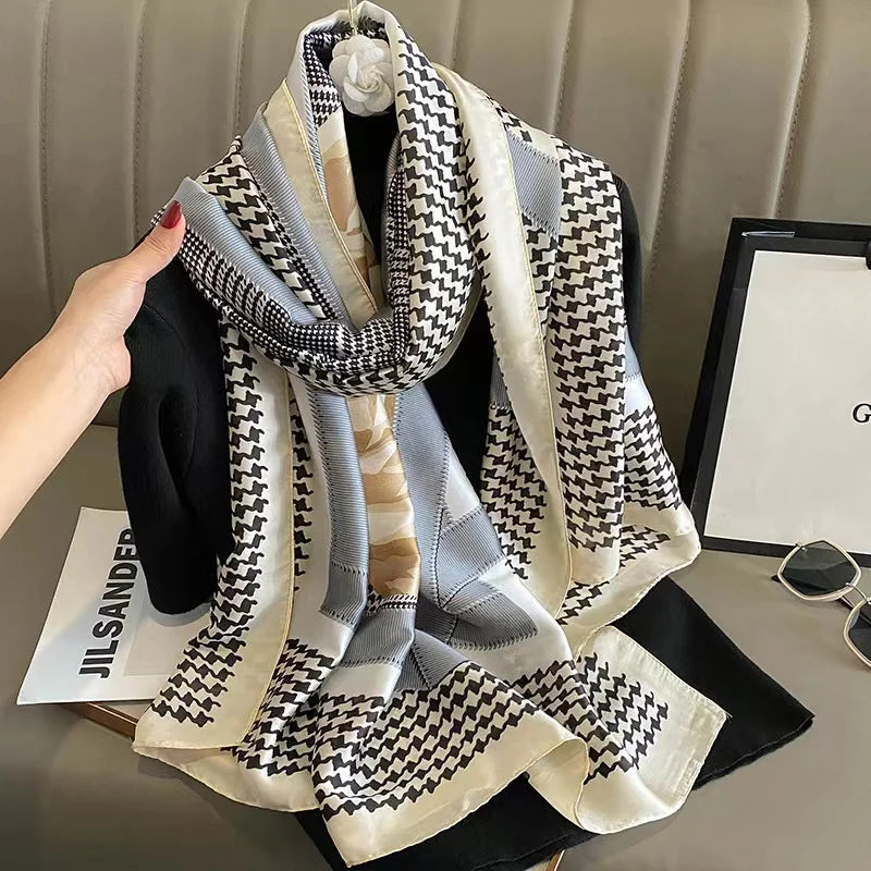 Châle "MARGUERITE" effet soie à motifs