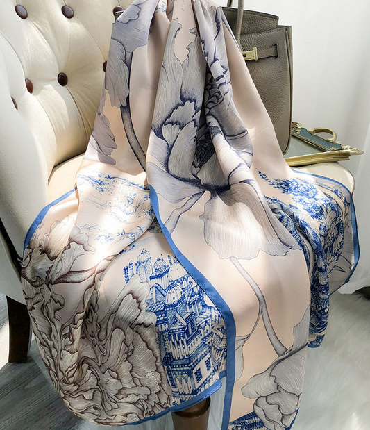 Châle "BLUE ART" effet soie à motifs